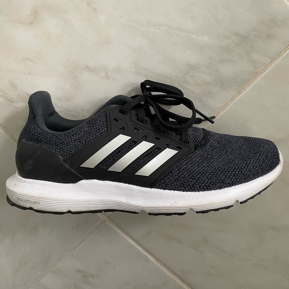 Like-New Adidas Sneakers